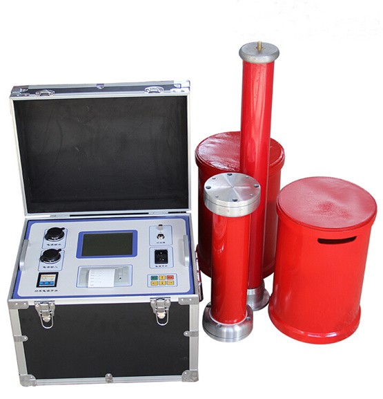 LCCL-2000交流耐壓諧振設(shè)備主要針對(duì)10kV、35kV、110kV、220kV、變電站及線路等所有電氣主設(shè)備的交流耐壓試驗(yàn)設(shè)計(jì)制造。電抗器采用多只分開(kāi)設(shè)計(jì)，既可滿足高電壓、小電流的設(shè)備試驗(yàn)條件要求，又能滿足低電壓的交流耐壓試驗(yàn)要求，具有較寬的適用范圍，是地、市、縣級(jí)高壓試驗(yàn)部門(mén)及電力安裝、修試工程單位理想的耐壓設(shè)備。