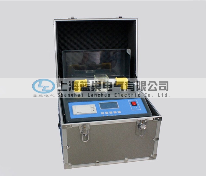 LCY-806絕緣油電壓擊穿試驗儀采用微處理器,自動完成升壓、保持、攪拌、靜放、計算、打印等操作,可在0~80KV范圍內進行油循環耐壓試驗。